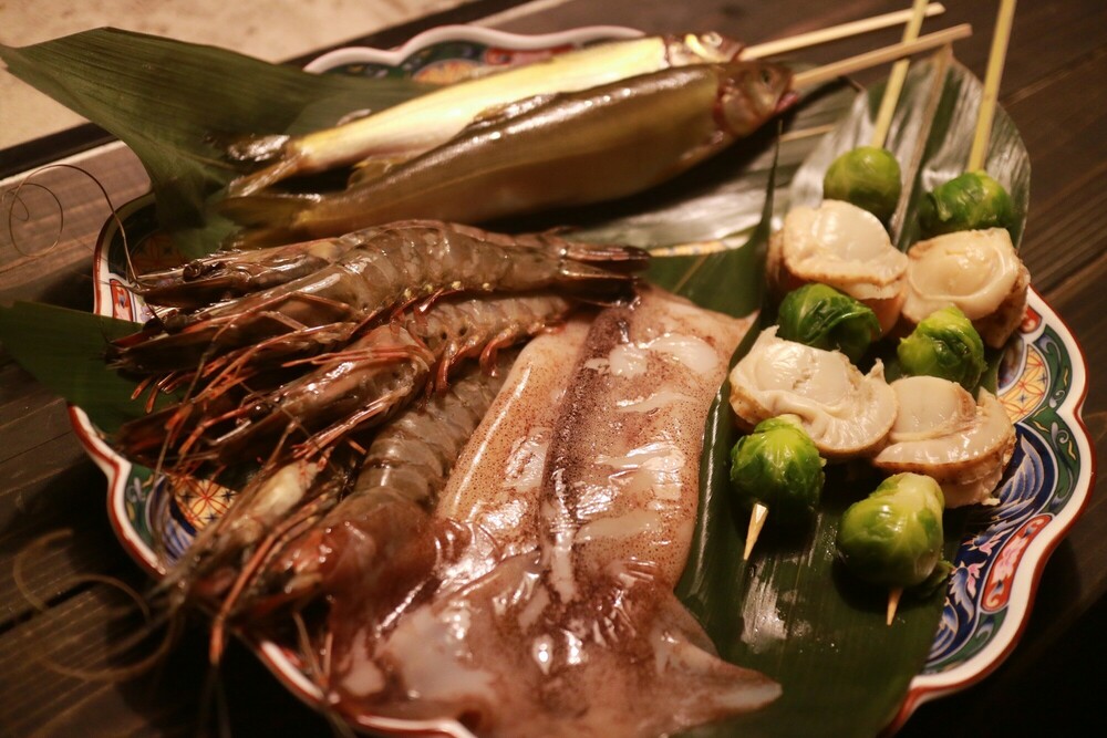 【地を食す】いすみ市の海鮮と採れたて野菜を囲炉裏で楽しむ炉端焼き夕朝食プラン