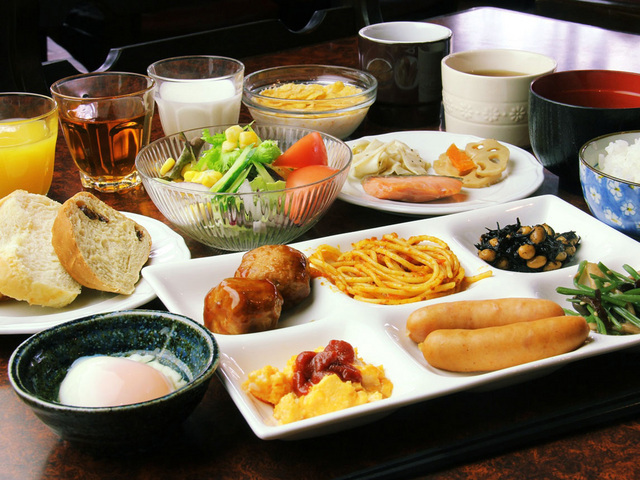 【朝食付き】17：00からのチェックイン♪ウェルカムドリンク(お酒＆ノンアル)やスイーツアイスお夜食付き！