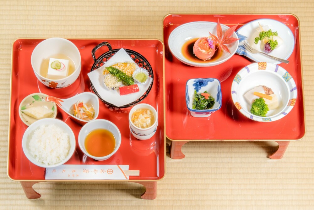 Gluten-free meal (THE MAIN & SECOND TRAY)