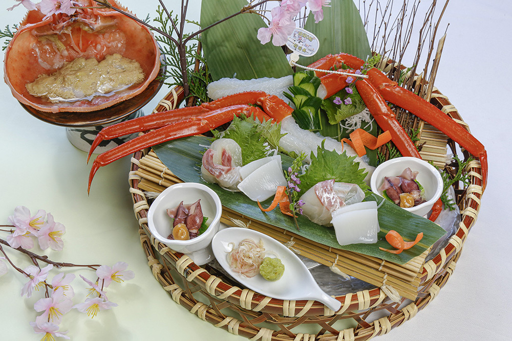 【朝食付き】祝！！大阪なんば　香住蟹一番店オープン記念協賛特別プラン 【お客様評価★4.6以上のお店】華和ゐ 城崎店（夕食）で食す、 本場のタグ付きブランドガニ「香住ガニ」＋朝食付きセットプラン ＋さらに嬉しい「城崎サイダー」お一人様１本付