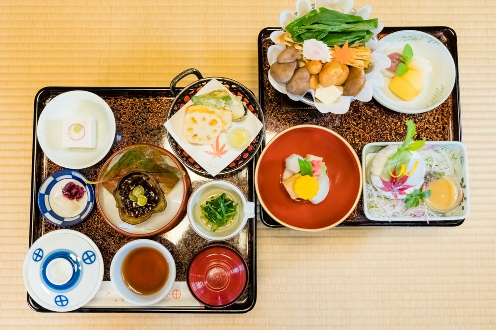 Medium Size Meal (THE MAIN & SECOND TRAY)