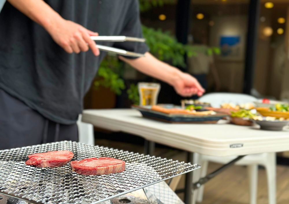 【手ぶらBBQ】天然芝の庭で楽しむアウトドアグリル体験／朝食夕食付き