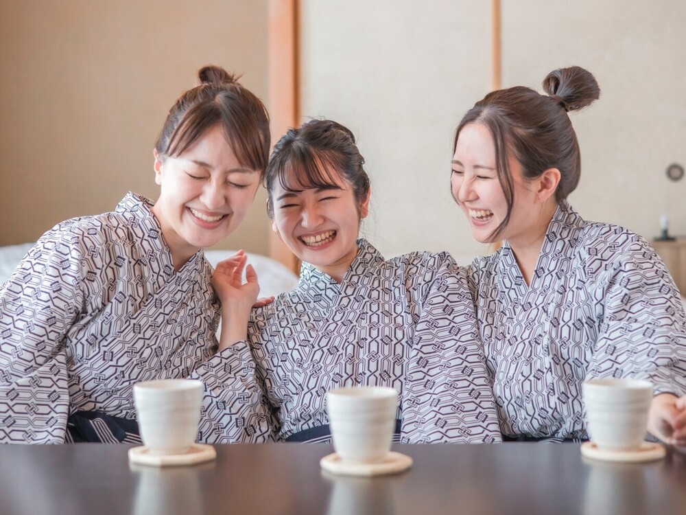 12時アウトでお部屋でゆったりロングステイ〜ランチ利用10％割引券付プラン＜2食付＞