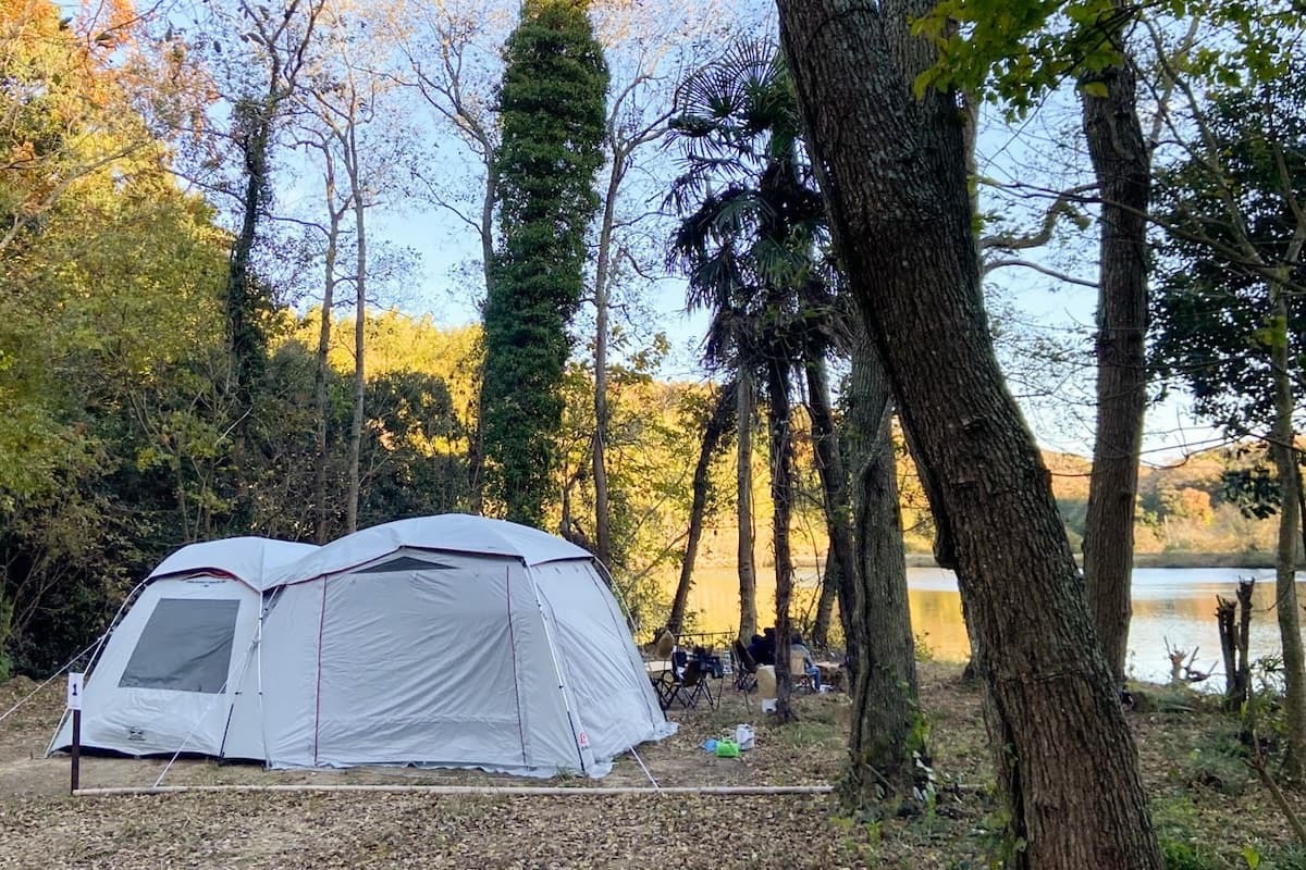 公式】 【湖畔オートサイト】(100㎡)車乗入れOK! - 淡路島マンモスの