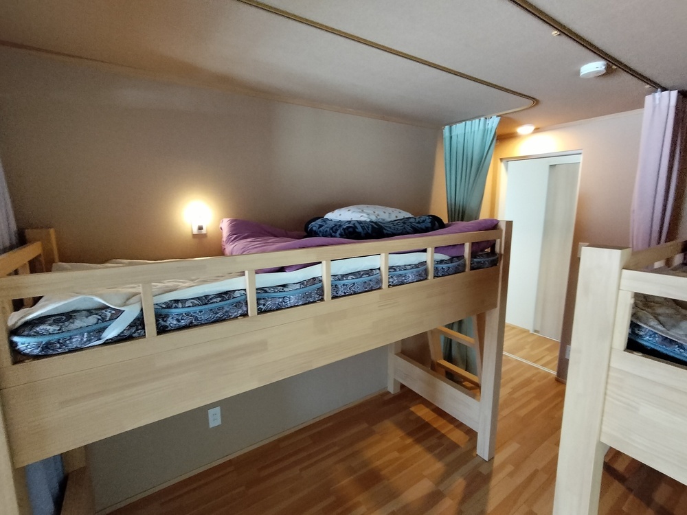 ドミトリールーム男性専用（coed dorm ※men only）