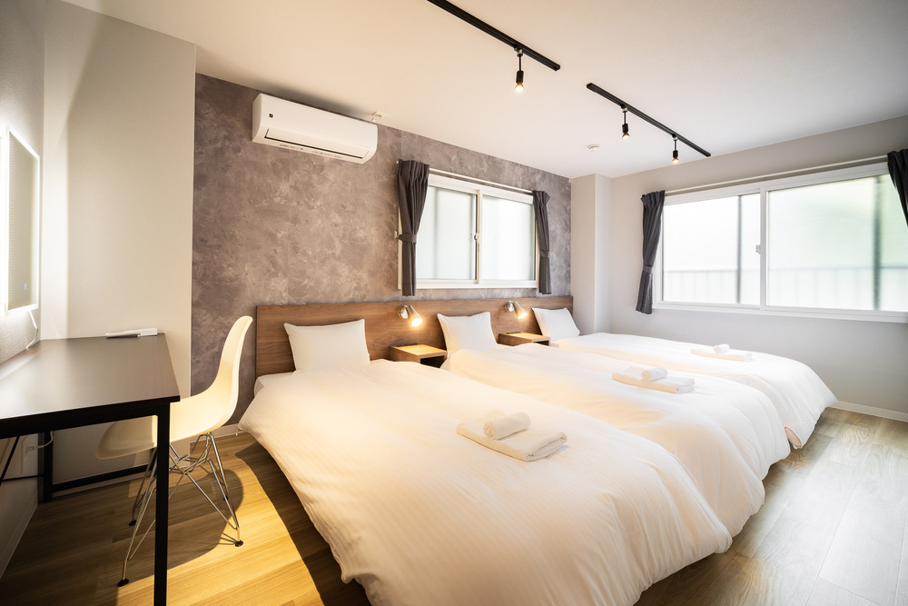 12人部屋　ビラ