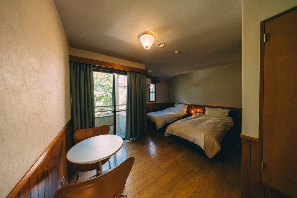 【洋室 ９畳】ー 陽炎