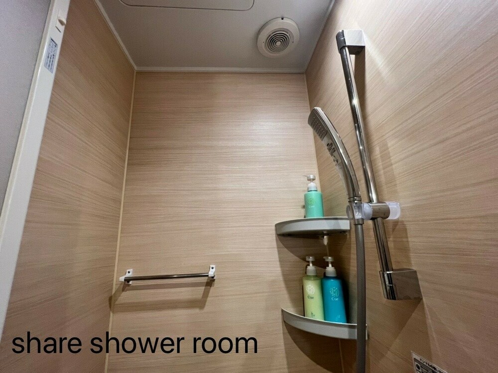 Double room Basement 1st