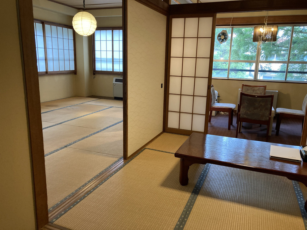 洋室4.5畳+和室4.5畳+14畳