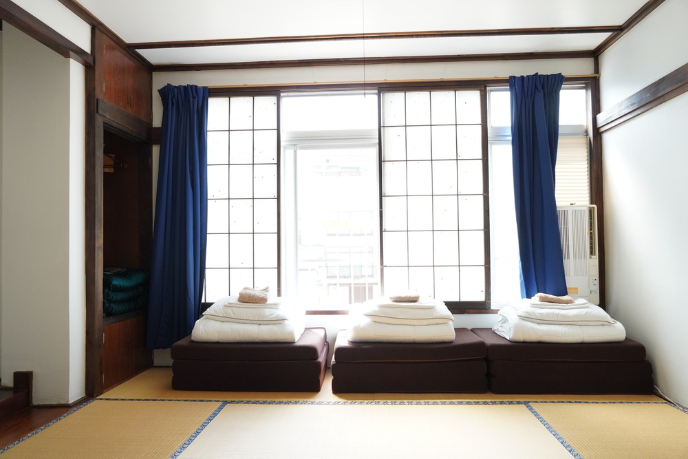 10畳和室　*2階まで階段