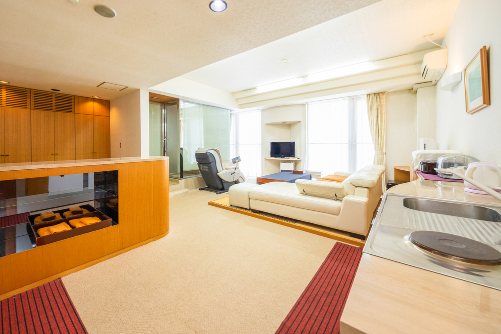 【本館】広め洋室