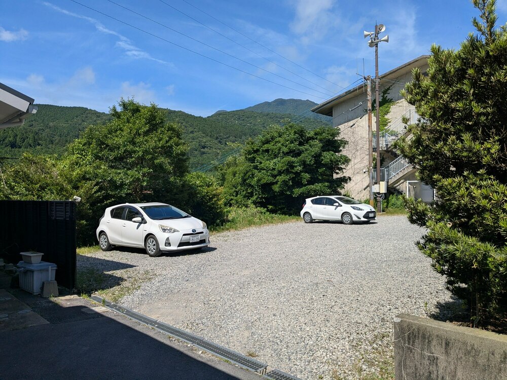 [Camper spot] Power supply provided, toilets, and workspace available